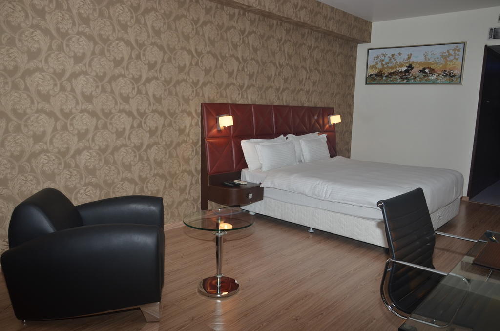 Hotel Patliputra Exotica Patna  Værelse billede